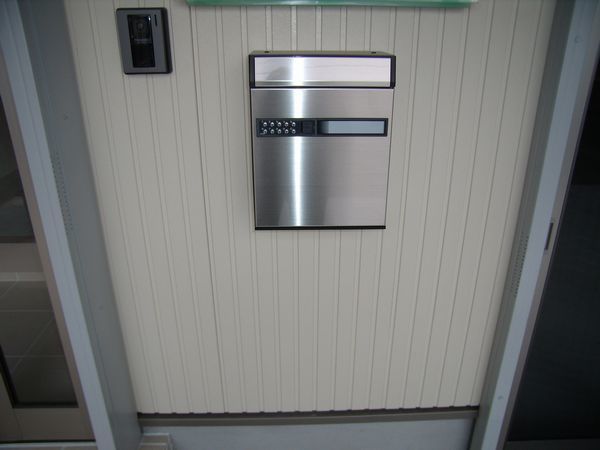 玄関ホールR.jpg